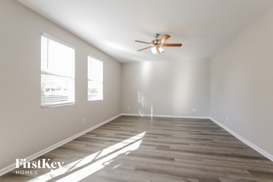 Building Photo - 7421 Lamplighter Close Dr