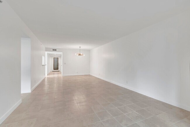 Building Photo - 15364 Lakes of Delray Blvd