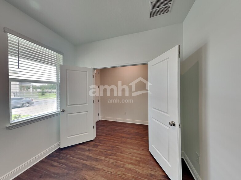 Building Photo - 14641 Cedar Ml Dr