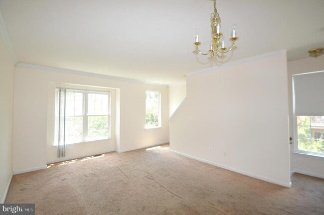 Building Photo - 42761 Hollingsworth Terrace