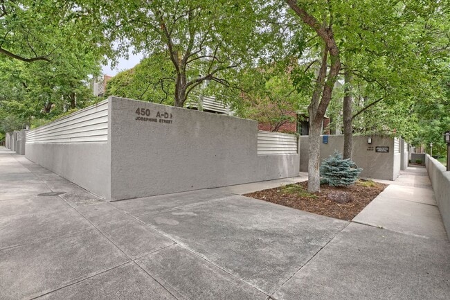Building Photo - 468 Josephine St