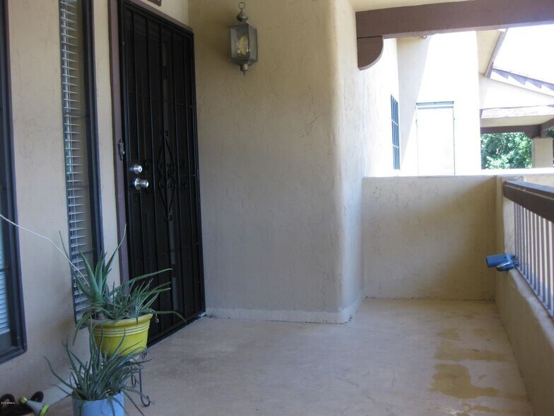 Building Photo - 1351 N Pleasant Dr