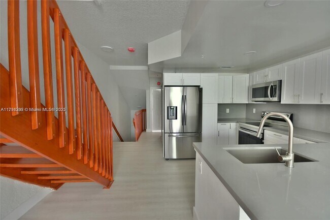 Primary Photo - 781 SW 148th Ave