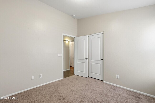 Building Photo - 40381 W Robbins Dr