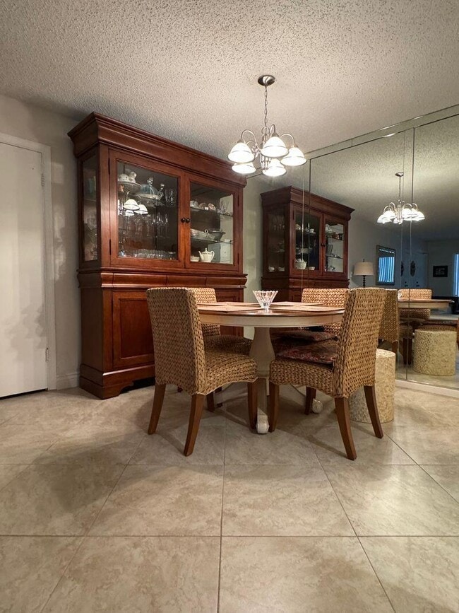 Building Photo - 6219 Bay Club Dr