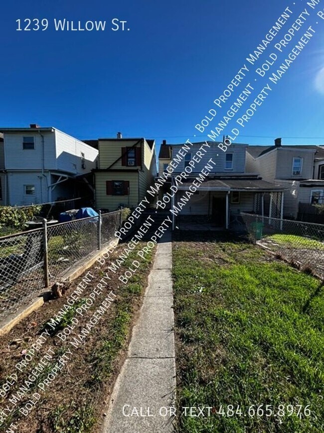 Building Photo - 1239 Willow St