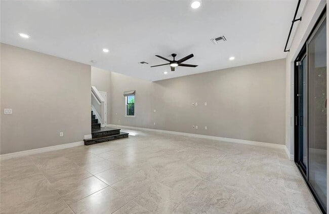 Building Photo - 7265 Wilton Dr N