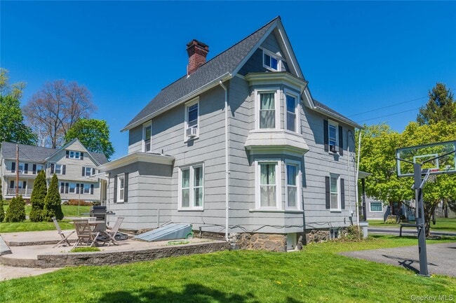 Building Photo - 139 Grand St