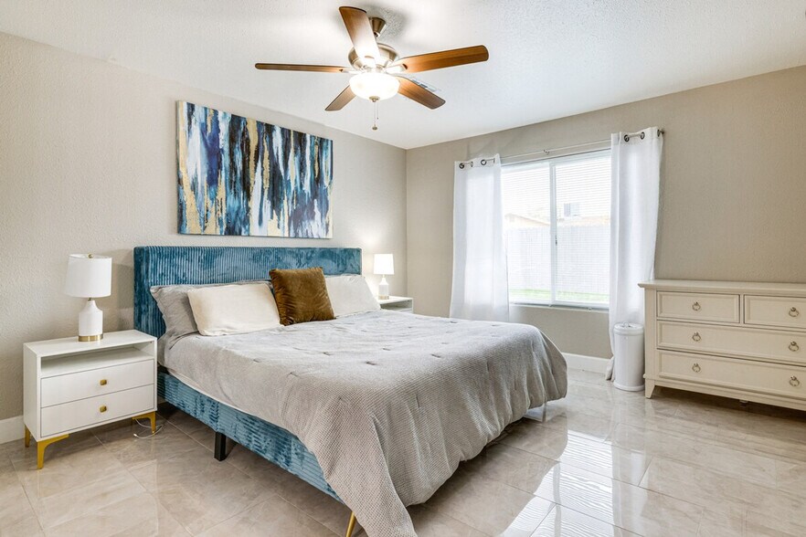 Building Photo - 903 W Harvard Dr