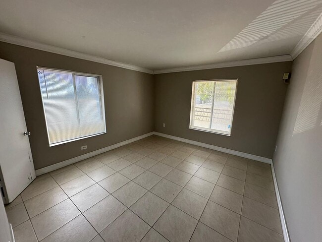Building Photo - 1830 Maravilla Ave