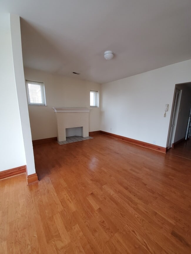 Building Photo - 308 Laurel St