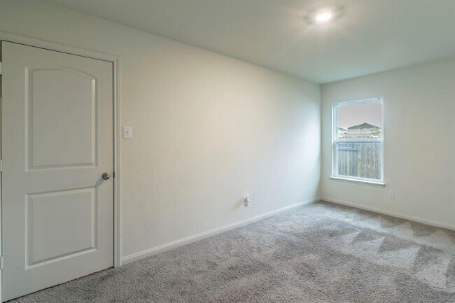 Building Photo - 136 Allington Cir