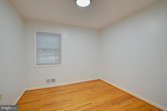 Building Photo - 11621 Sourwood Ln