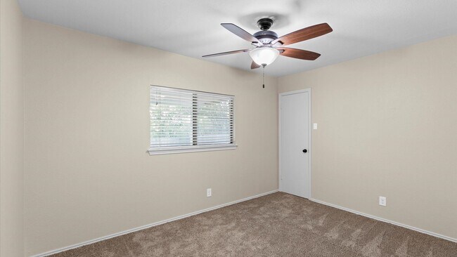 Building Photo - Parkwood