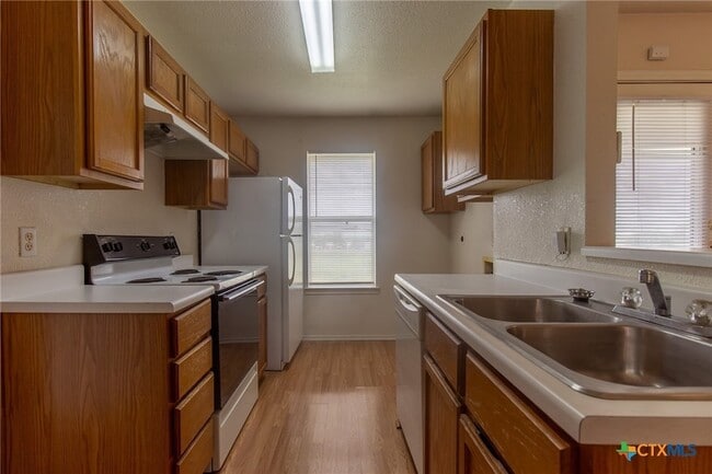 Building Photo - 5710 Greengate Dr