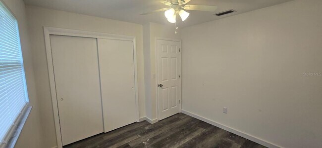 Building Photo - 22149 Bronxville Ave