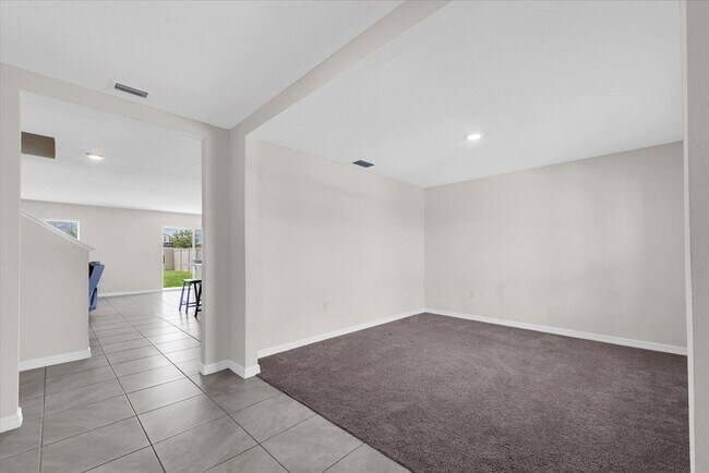 Building Photo - Available now in Wimauma | Spacious 5BR Home with 2,600+ Sqft