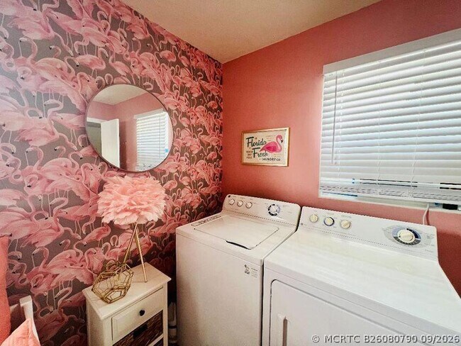 Building Photo - 1540 Lantana Ln