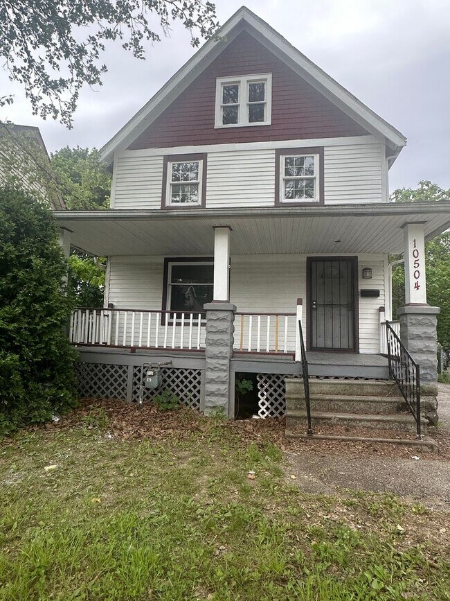 Primary Photo - 3bd Single Section 8