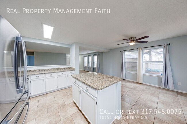 Building Photo - 10154 Holly Berry Cir