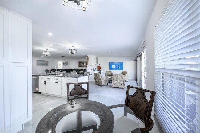 Building Photo - 149 Crescent Dr