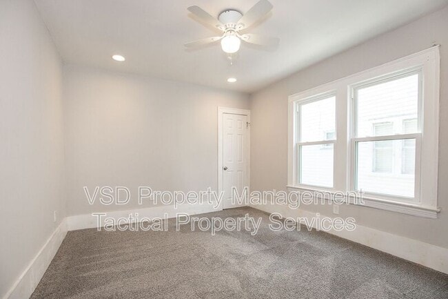 Building Photo - 3692 E 147th St