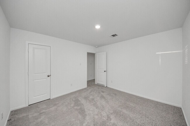 Building Photo - 3009 Blue Gem Ct