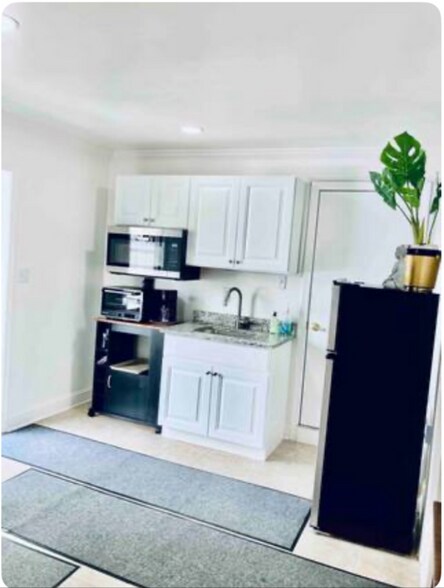 Building Photo - A1 Carlson Ct