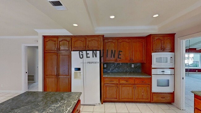 Building Photo - Large 4 Bedroom House with Pebble Bottom Pool - Backyard Oasis!