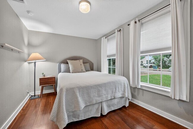 Building Photo - 4525 Avenue B