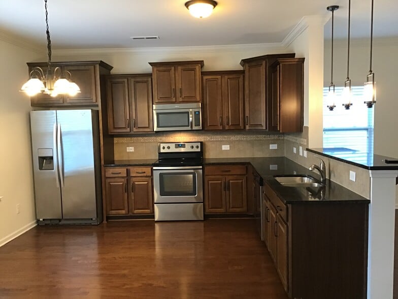 Building Photo - 2114 Atwell Glen Ln