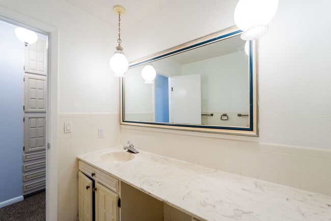 Building Photo - 6 Sonora Way