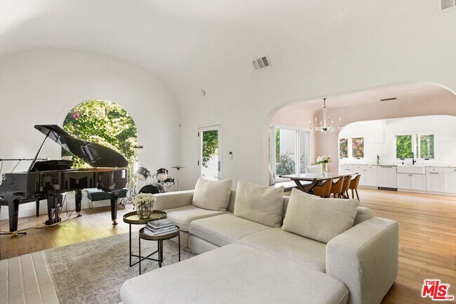 Building Photo - 0 N Edinburgh Ave