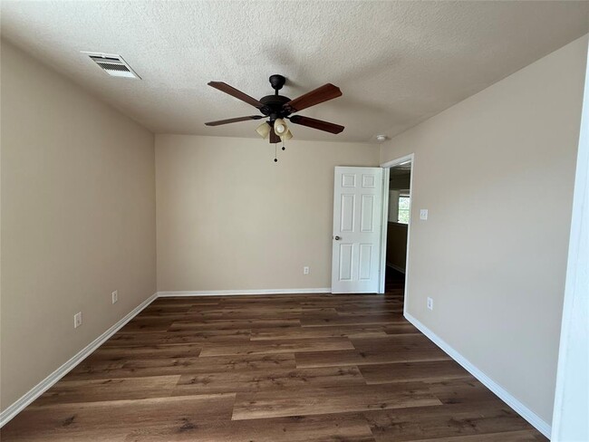 Building Photo - 18103 Dardanelles Ct