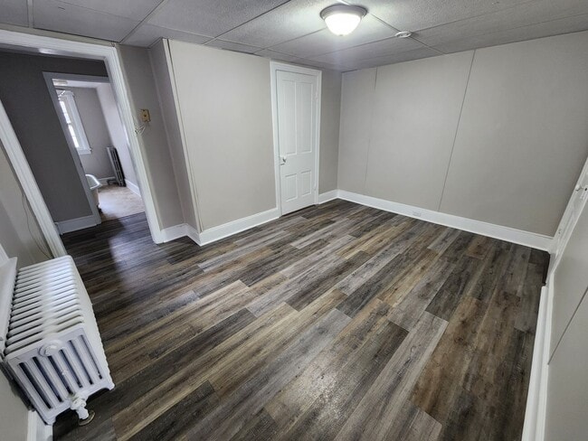 Building Photo - 440 E Queen St