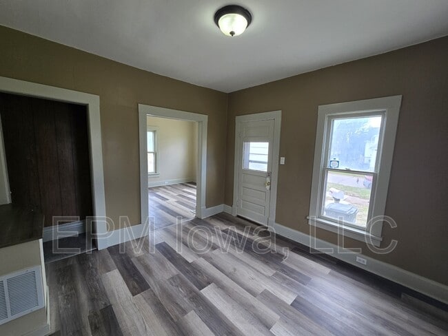 Building Photo - 823 Glenwood St