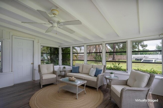 Building Photo - 1225 Casabella Dr