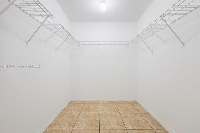 Building Photo - 22014 SW 89th Ct