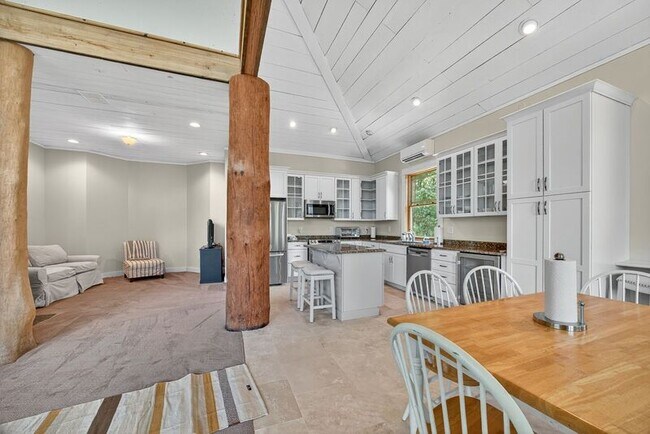 Building Photo - 3005 Lonesome Mountain Rd