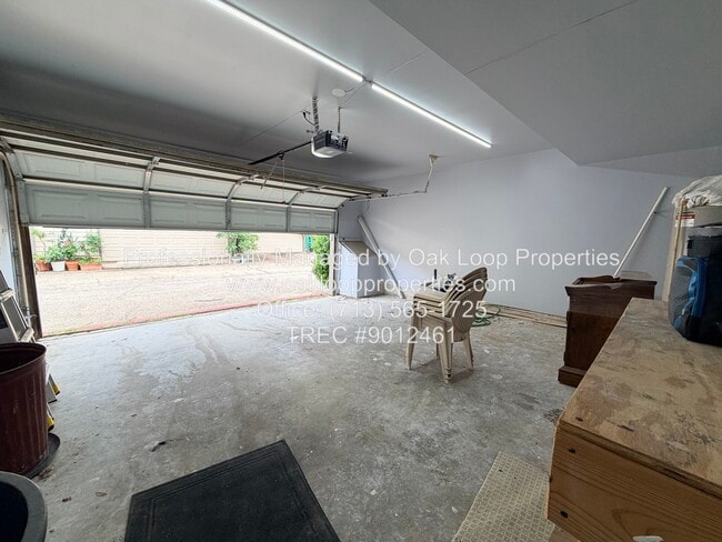 Building Photo - 726 Country Pl Dr