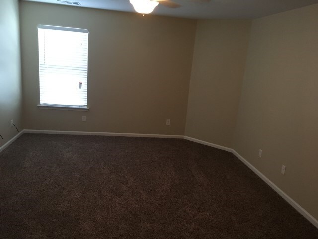 Building Photo - 5 Miller Pond Rd