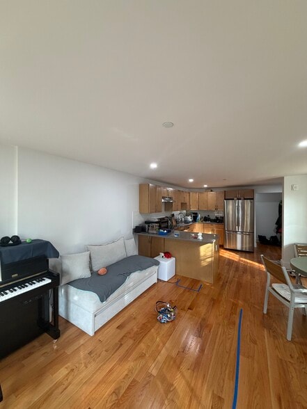 Building Photo - 140 Prospect St