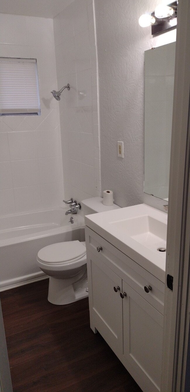 Building Photo - 2701 Queensbury Rd