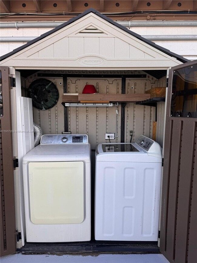 Building Photo - 1540 NE 118th St