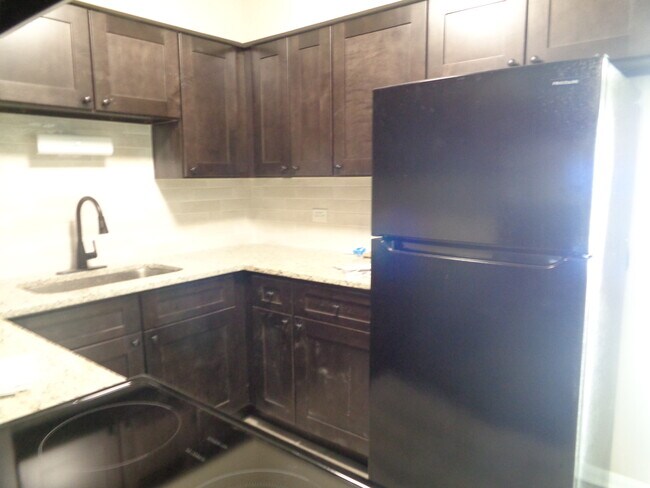 Building Photo - 11953 S Lawndale Ave