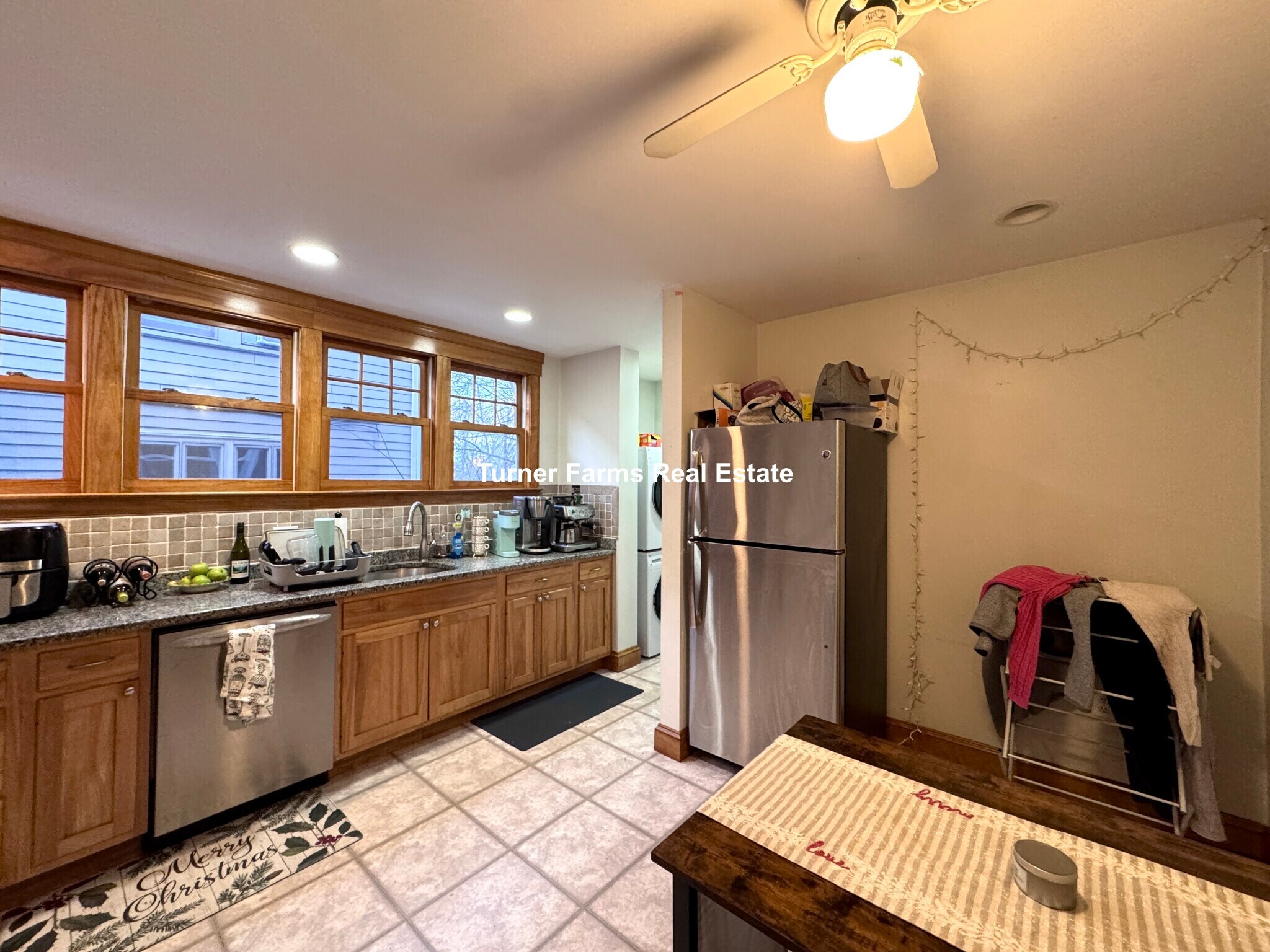 Building Photo - 202 Calumet St