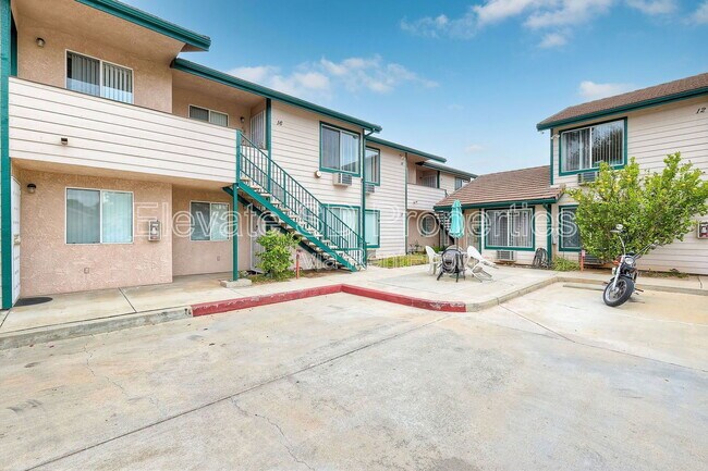 Building Photo - 9430 Winter Gdns Blvd