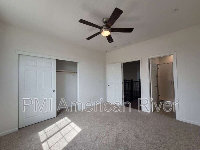 Building Photo - 708 Gentle Breeze Wy