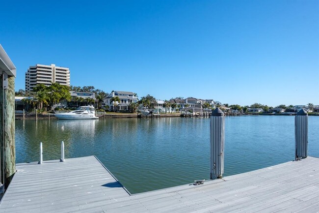 Building Photo - 5949 Seabird Dr S