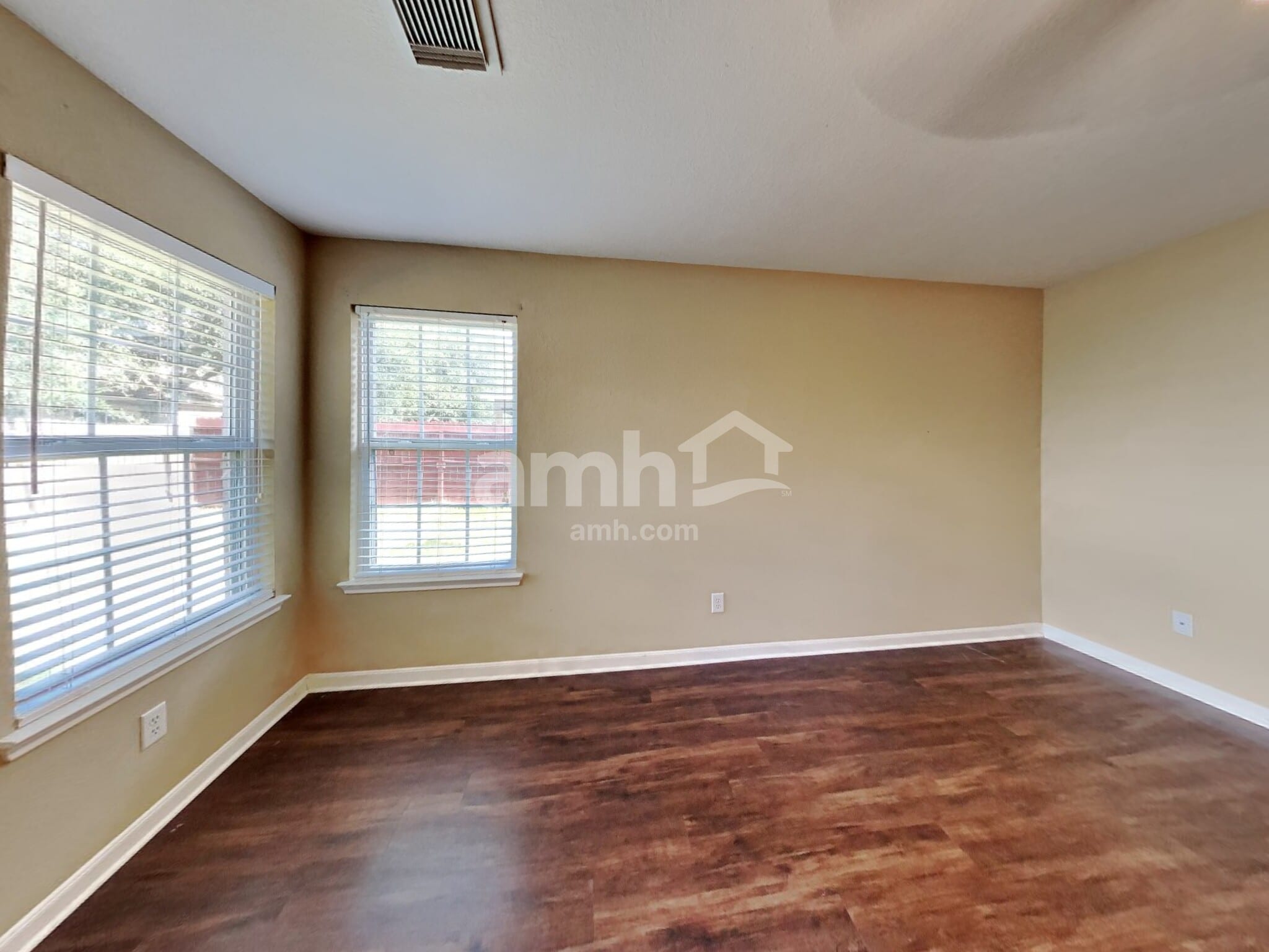 Building Photo - 6907 Oleander Grove Way